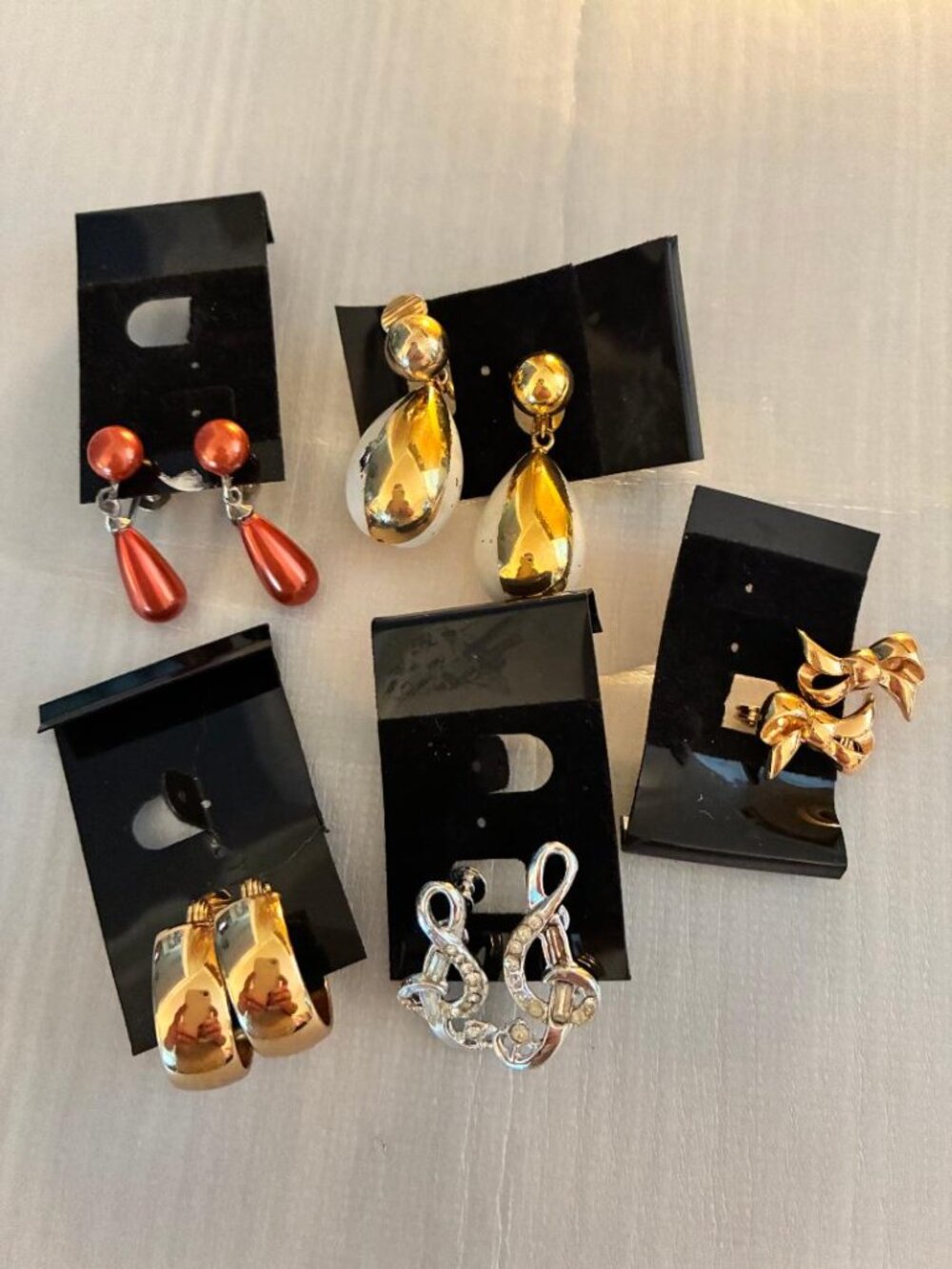 6 Pairs of Vintage Clip Screw Earrings Costume Jewelry Monet Bergere - Picture 10 of 10